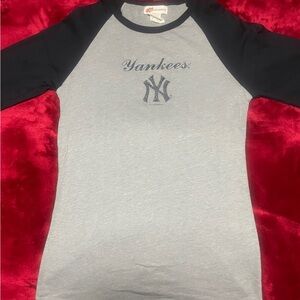 New York Yankees Raglan Shirt - Gray and Black
